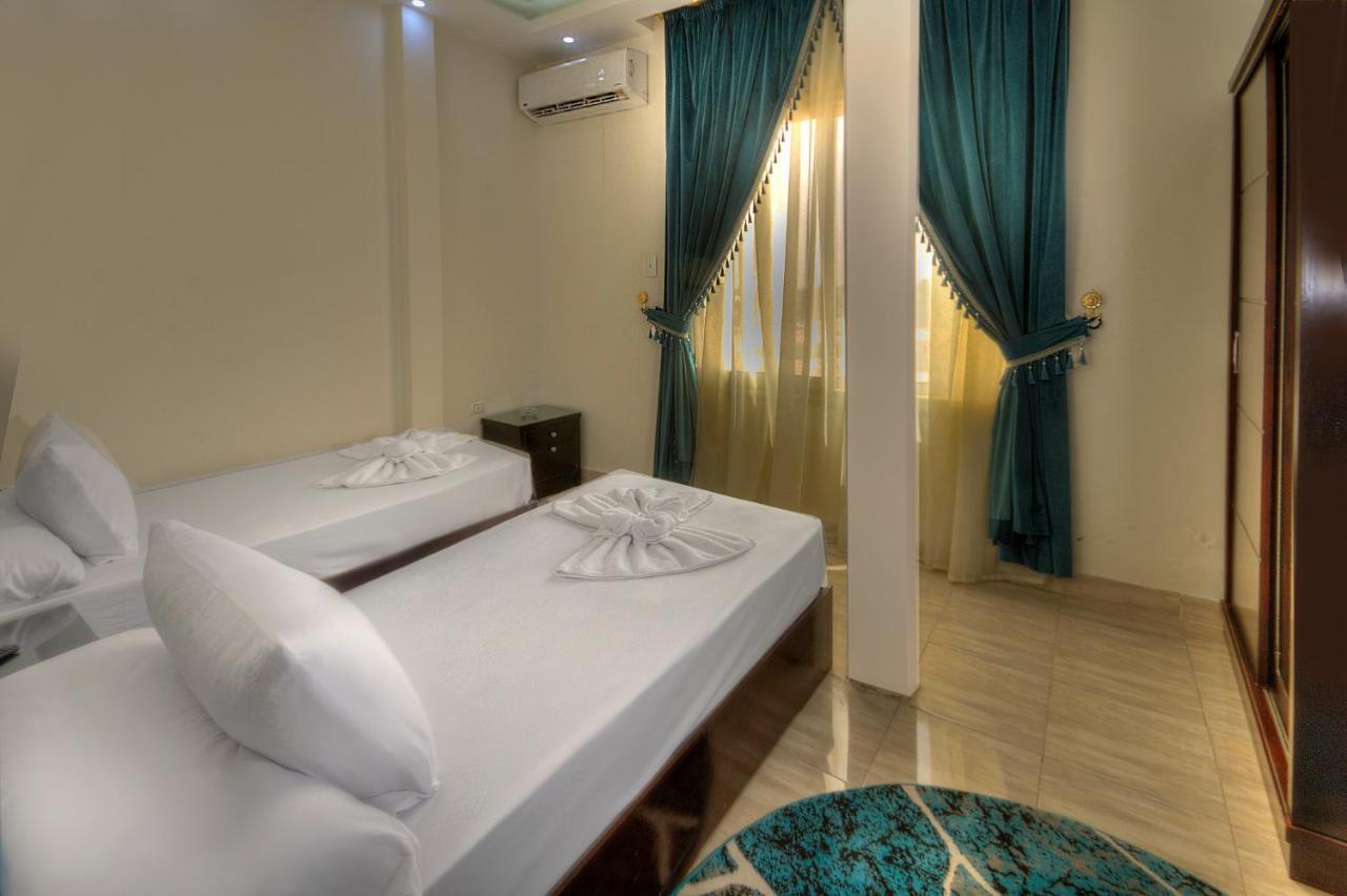 Tut Pyramids View Hotel Kafrat al Jabal Exterior foto