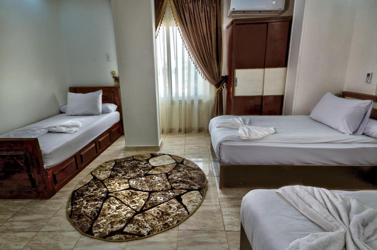 Tut Pyramids View Hotel Kafrat al Jabal Exterior foto