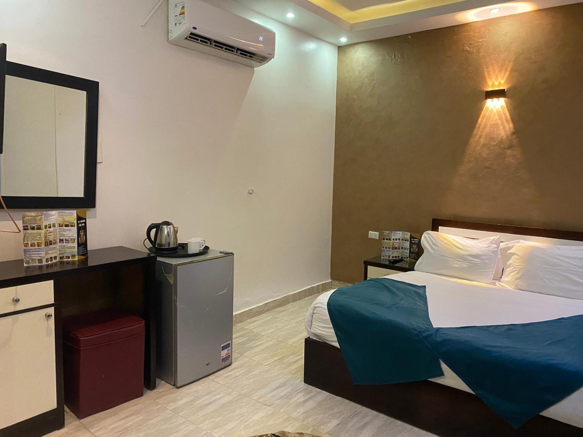 Tut Pyramids View Hotel Kafrat al Jabal Exterior foto