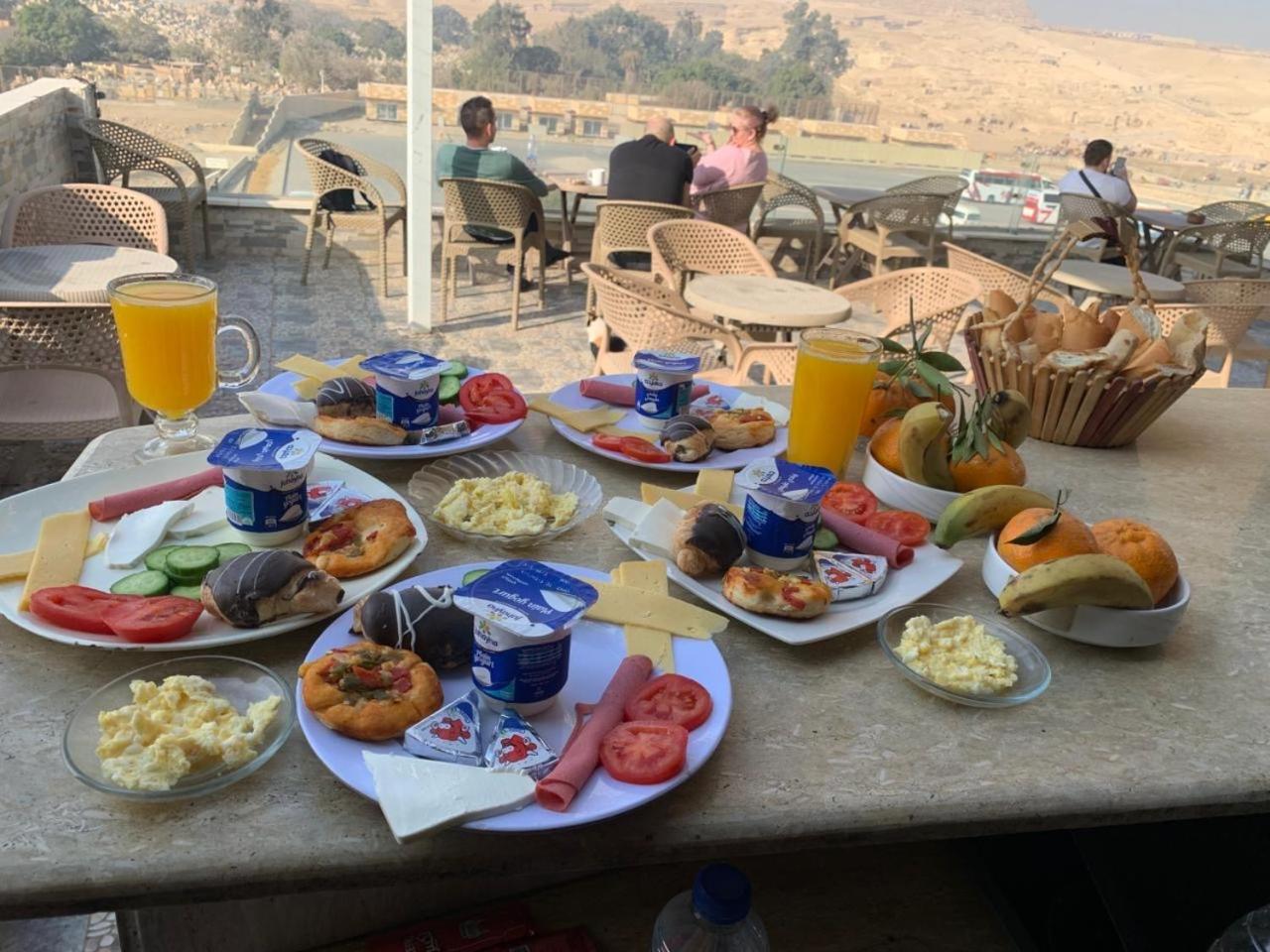 Tut Pyramids View Hotel Kafrat al Jabal Exterior foto